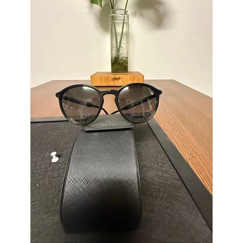 PRADA BLACK SUNGLASSES 🕶️